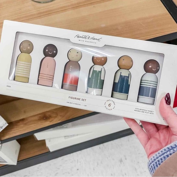 Hearth & Hand with Magnolia | Toy Pal People Figurine Set - 6pc - Picture 4 of 7